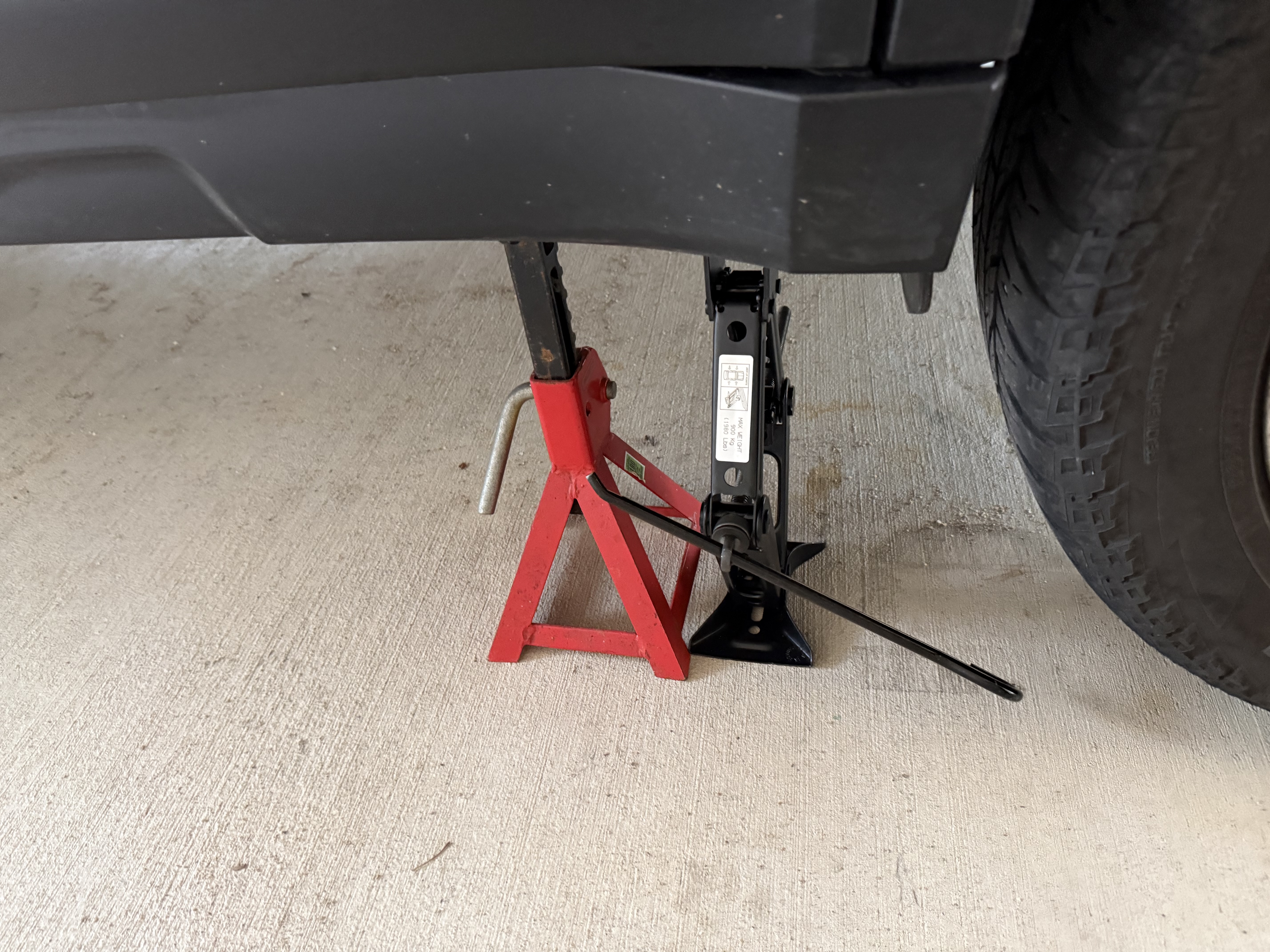 Jack stand in place